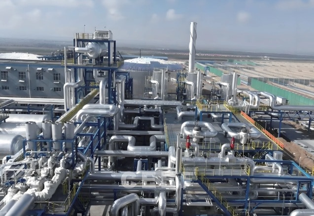 CEEF thermal oil and molten salt heater piping at the CGN Delingha 50 MW concentrated solar power station in Qinghai Province, China